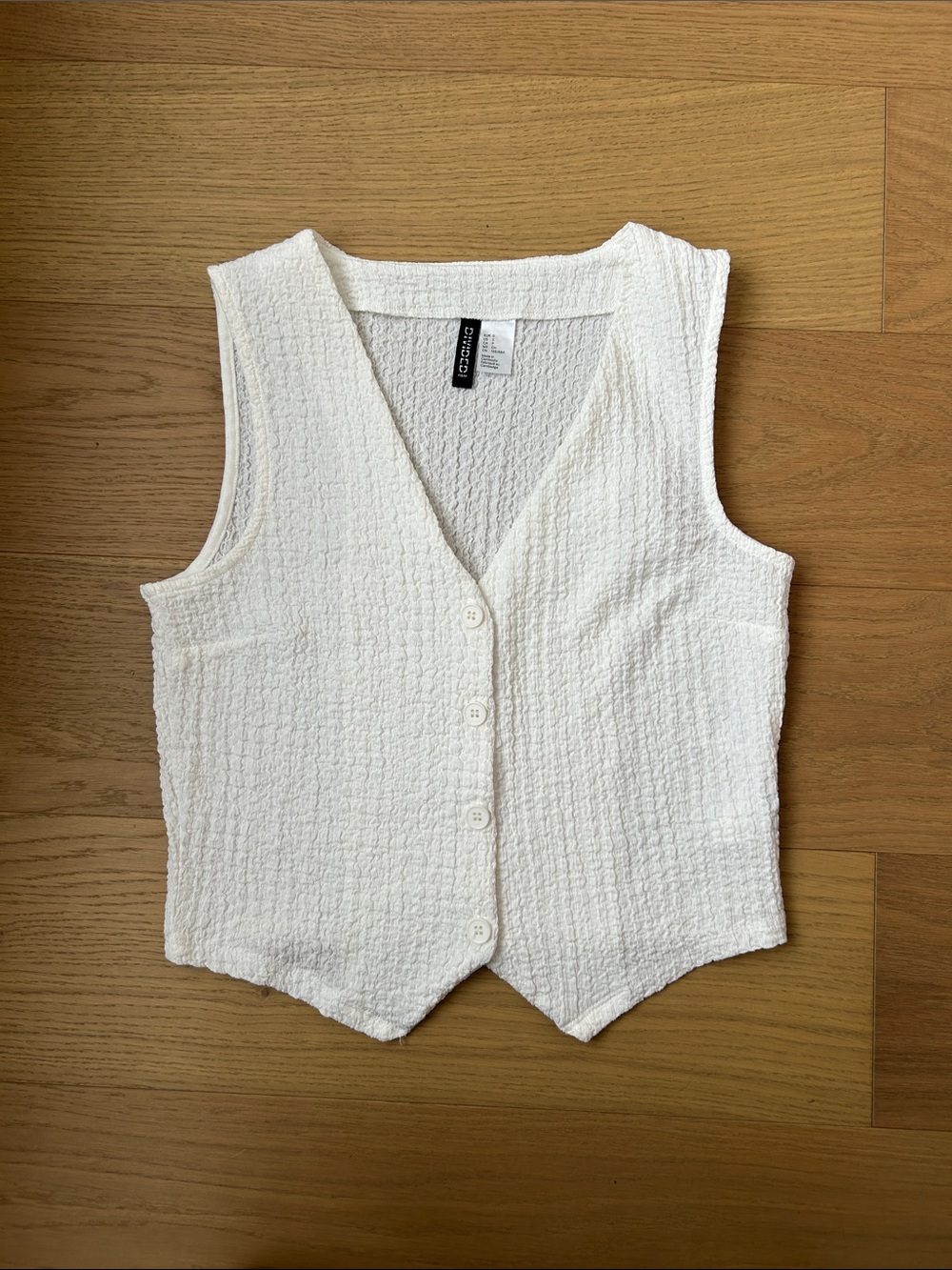 H&M White Textured Button-Front Sleeveless Vest
